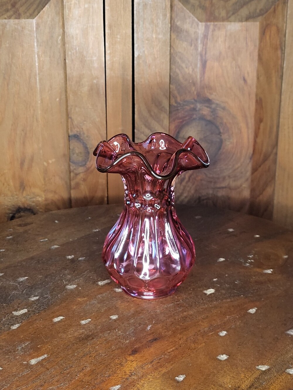 Fenton Ruffled Glass Vase - Picture 3 of 16